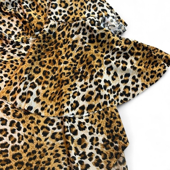 Leopard Print Bodysuit Med |  Off Shoulder  | Bell Sleeve 🐆 Total Y2K vibes! - Picture 3 of 8